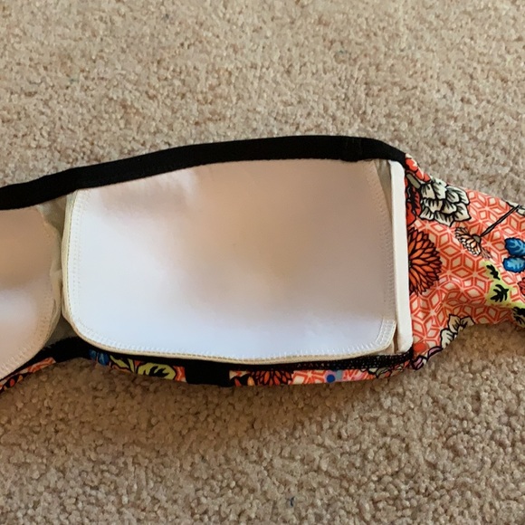 Strapless Floral Colorful Bikini Top - Picture 5 of 10